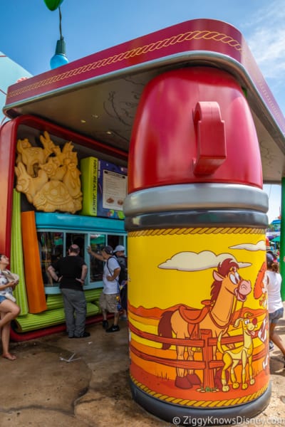 http://www.ziggyknowsdisney.com/wp-content/uploads/2018/07/woodys-lunch-box-review-toy-story-land-63-thermos-theming-400x600.jpg