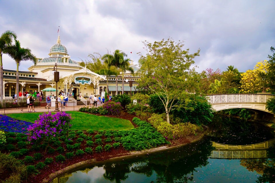 Crystal Palace Disney : Top 5 Restaurants for Family's with Small