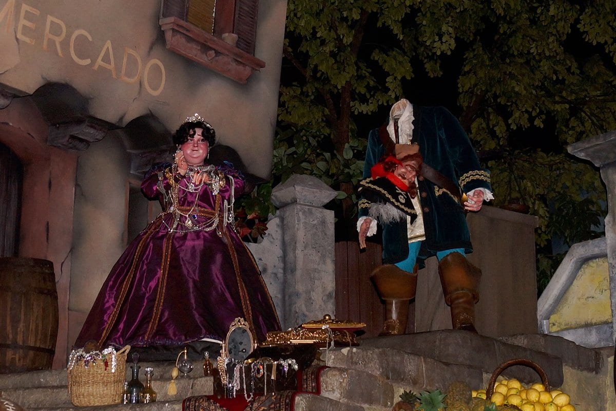 Heads Falling Off Animatronic Figures in Disney Parks Around the World