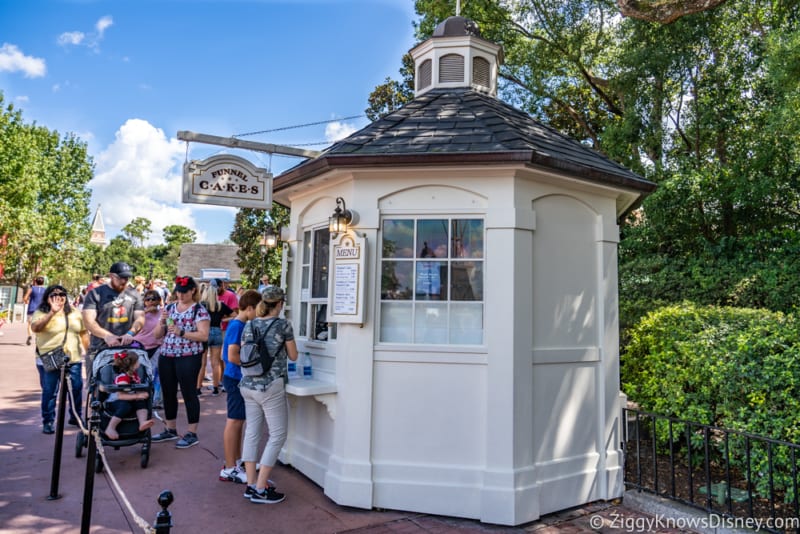 REVIEW Maple Bacon Funnel Cake Epcot