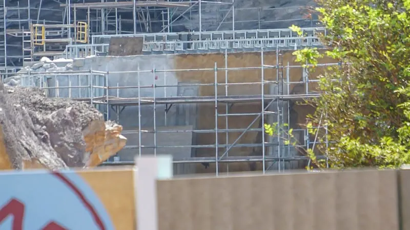 Star Wars Galaxy's Edge Construction Update October 2018 building painting