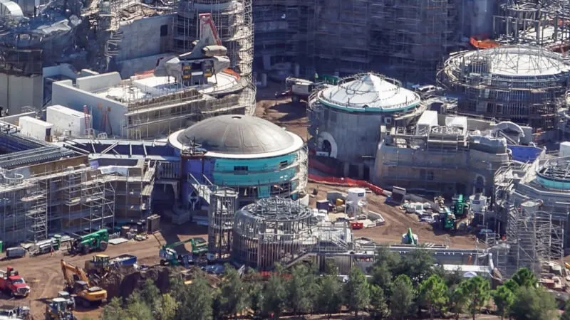 Star Wars Galaxy's Edge Construction Update October 2018 black spire outpost theming