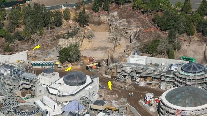 Star Wars Galaxy's Edge Construction Update December 2018 petrified tree at entrance