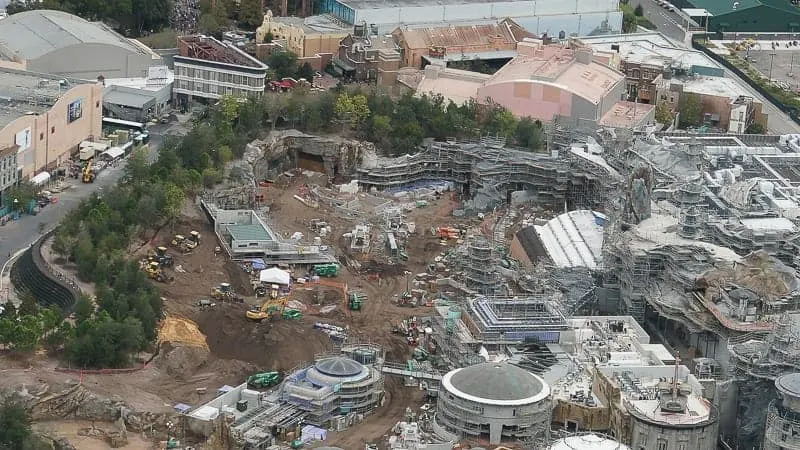 Star Wars Galaxy's Edge Construction Update December 2018 rise of the resistance front