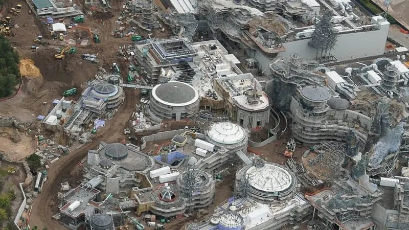 Star Wars Galaxy's Edge Construction Update December 2018 black spire outpost