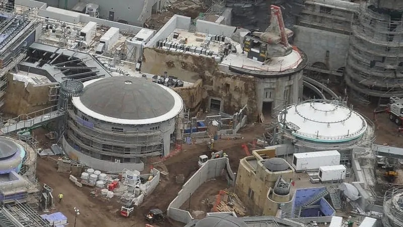 Star Wars Galaxy's Edge Construction Update December 2018 spaceship close
