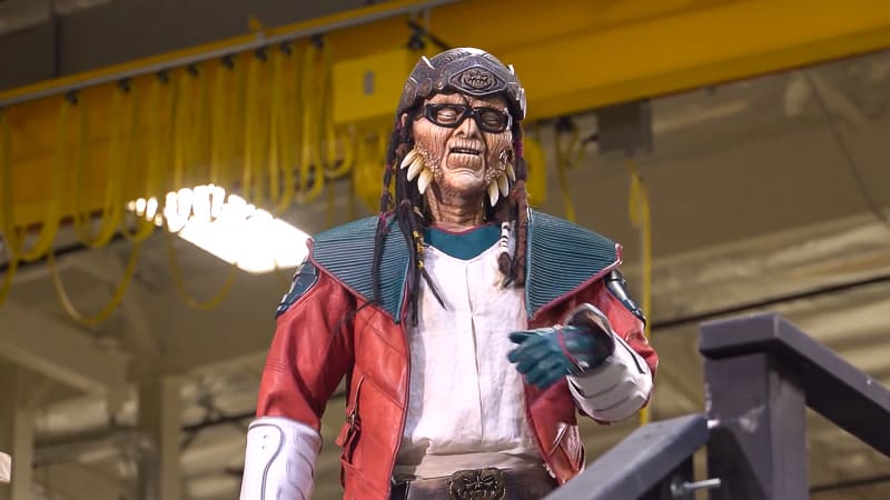 Hondo Animatronic Figure Millennium Falcon