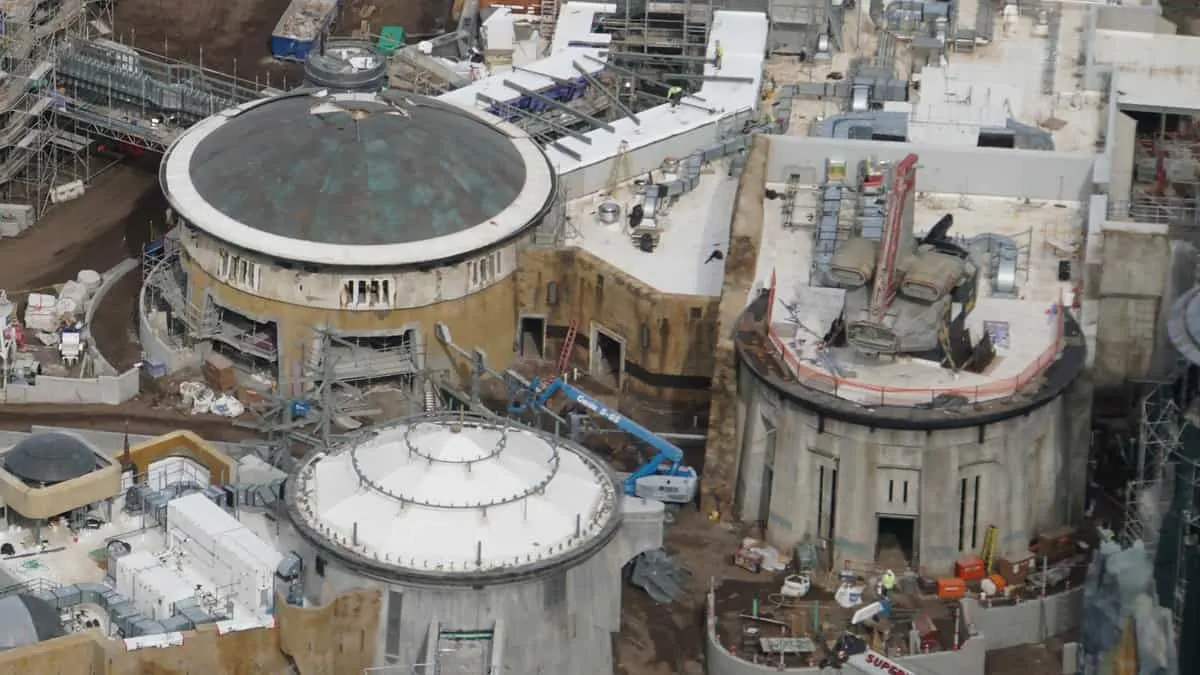 Galaxy's Edge Update February 2019 Black Spire Outpost building and ship