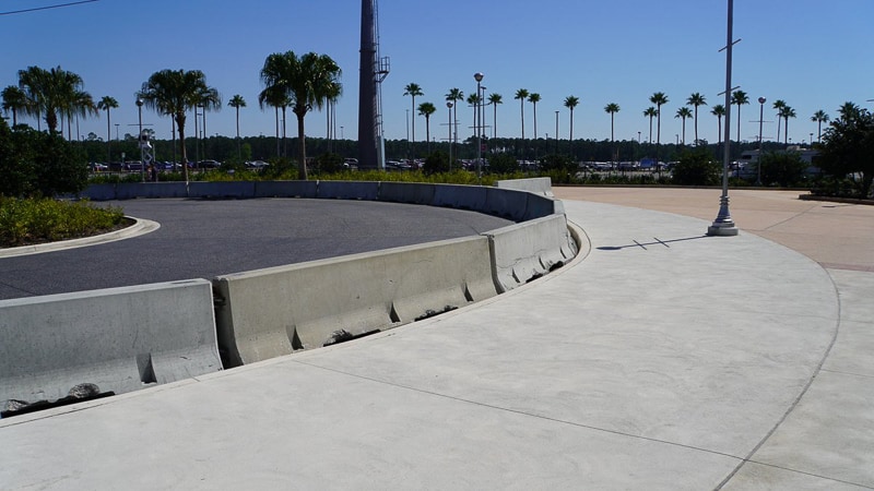 Hollywood Studios Parking Lot construction update March 2019 curb at bus loop