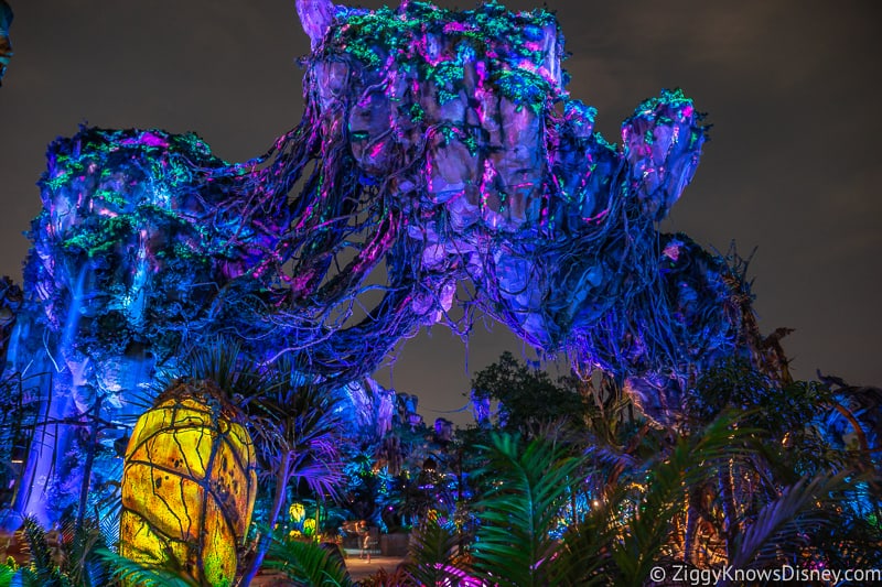 Pandora the World of Avatar at night with the floating mountains