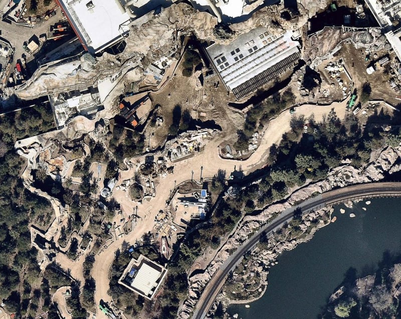 X-Wings Land in Star Wars Galaxy's Edge 