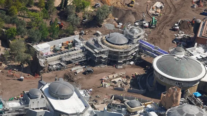Star Wars Galaxy's Edge Construction Update March new themed building