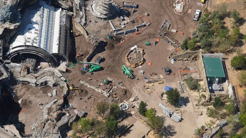 Star Wars Galaxy's Edge Construction Update March rise of the resistance work
