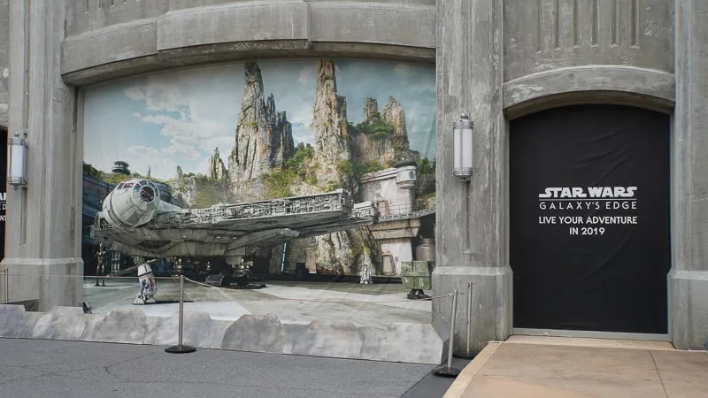 Star Wars Galaxy's Edge Construction Update March grand avenue entrance