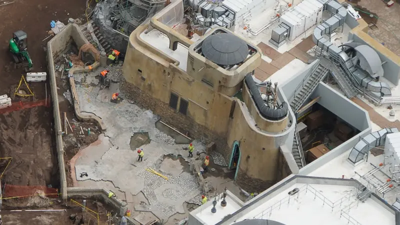 Star Wars Galaxy's Edge Construction Update April 2019 close up of courtyard