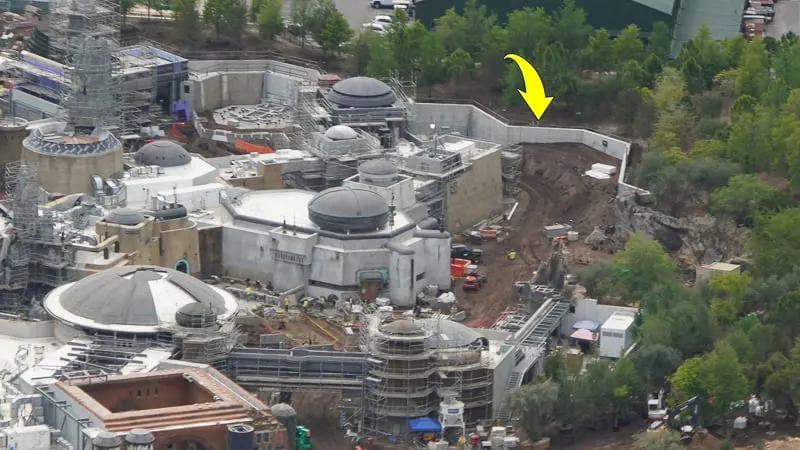 Star Wars Galaxy's Edge Construction Update April 2019 the berm