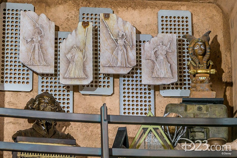 Dok Ondar's artifacts D23 Star Wars Galaxy's Edge Photos Theming Details