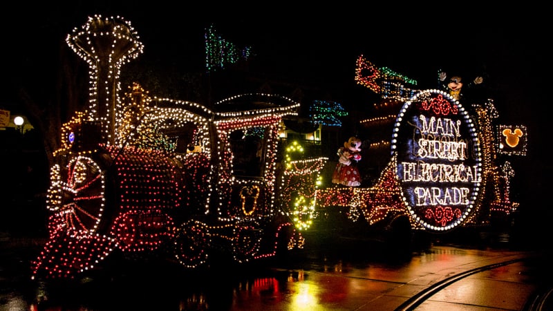 Main Street Electrical Parade returning to Disneyland Park