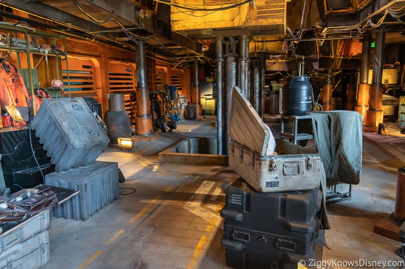 boxes in the Millennium Falcon Smuggler's Run Ride queue