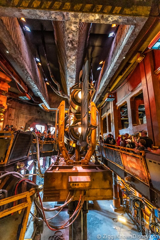 Millennium Falcon Smuggler's Run Ride queue