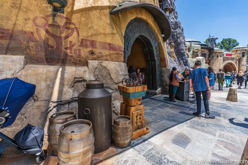 Entrance to Oga's Cantina in Star Wars Galaxy's Edge
