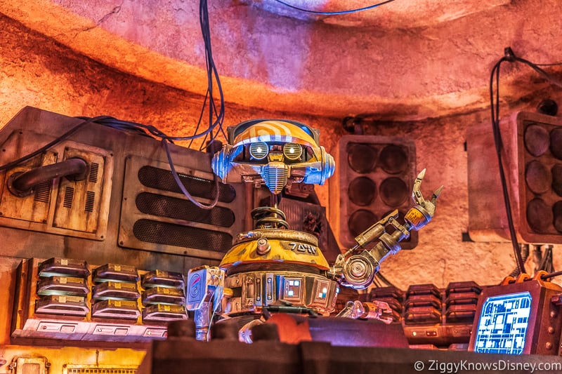 DJ R-3X in Oga's Cantina close up