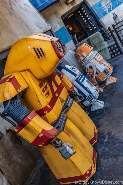 Star Wars Galaxy's Edge droids