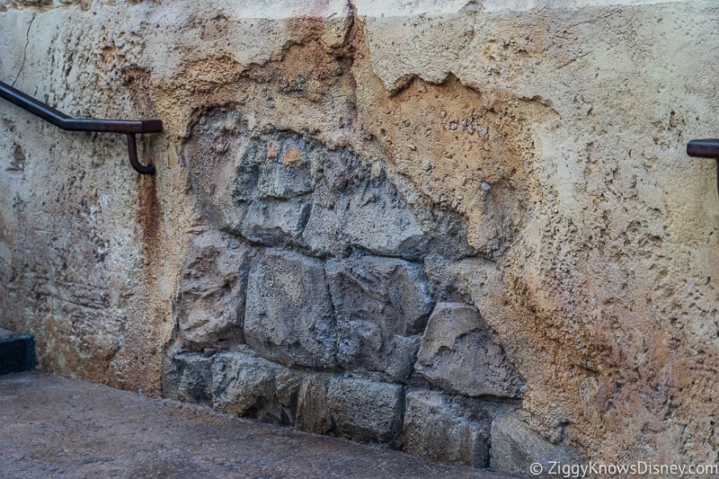 the walls Star Wars Galaxy's Edge 