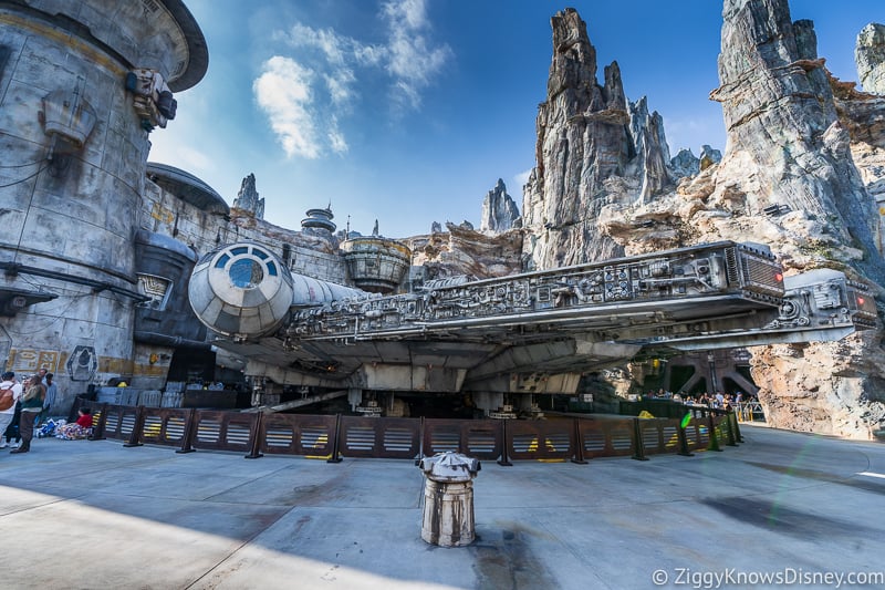 Millennium Falcon Star Wars Galaxy's Edge