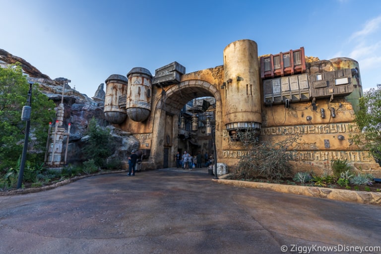 PHOTOS: Star Wars Galaxy's Edge Full Walkthrough in Disneyland