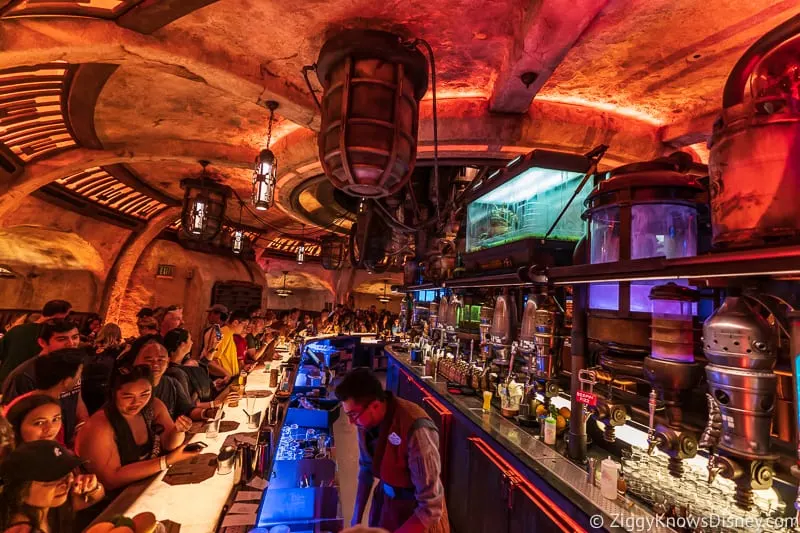 ULTIMATE DRINK GUIDE TO OGA'S CANTINA AT STAR WARS: GALAXY'S EDGE