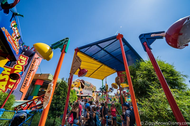 New Slinky Dog Dash Shade Structure 