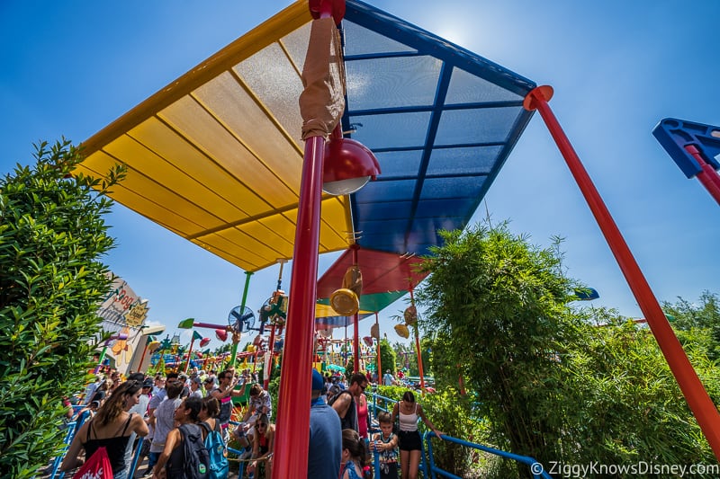 New Slinky Dog Dash Shade Structure 