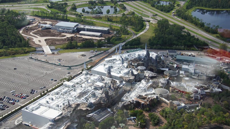 Distance from Galaxy's Edge to Star Wars Hotel construction