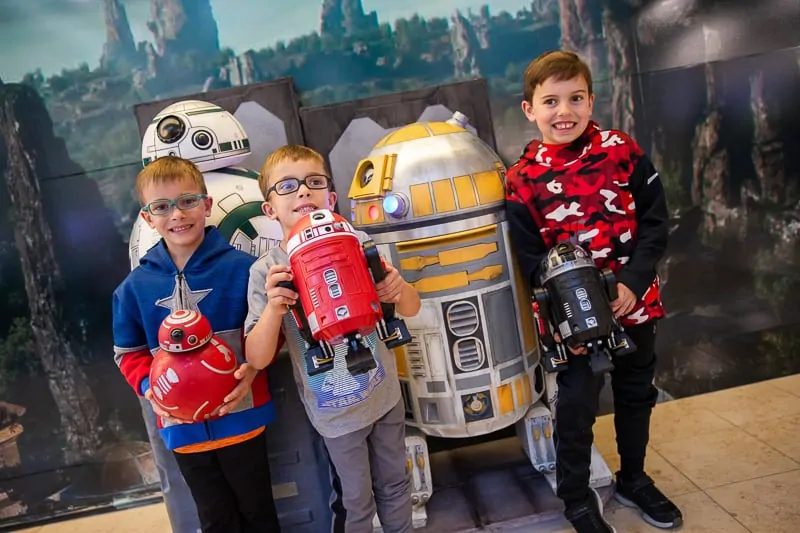kids and droids at Orlando International Airport
