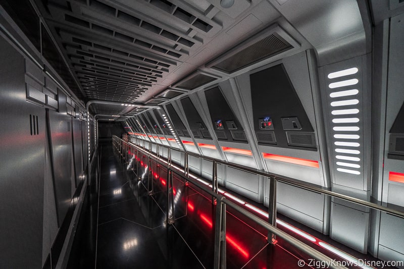 Star Wars: Rise of the Resistance hallway