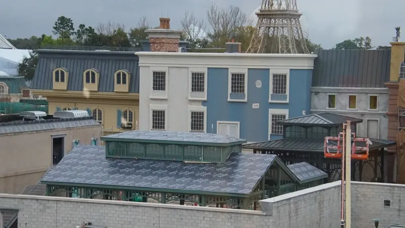 France pavilion construction update February 2020 roof work on the extended queue