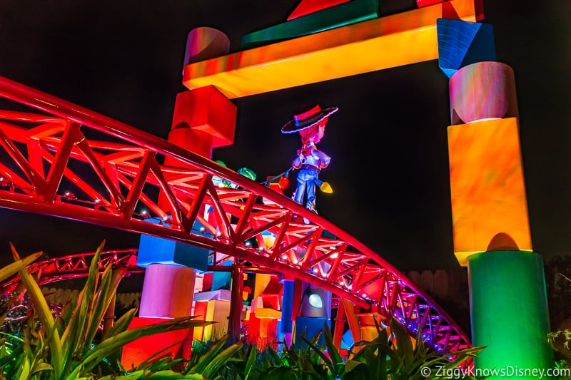 Disney's Hollywood Studios Best Rides Slinky Dog Dash at night