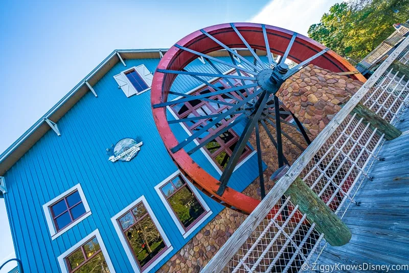 Big water wheel Disney's Riverside Resort