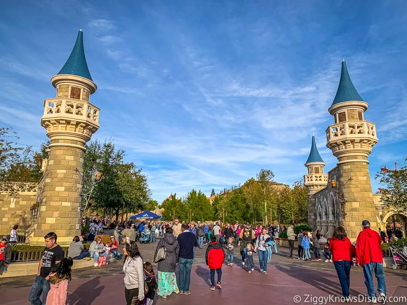 busy crowds in the Magic Kingdom