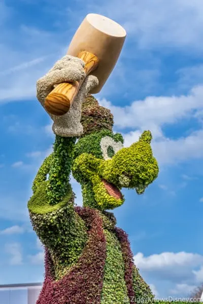 Goofy Topiary Epcot Flower and Garden Festival