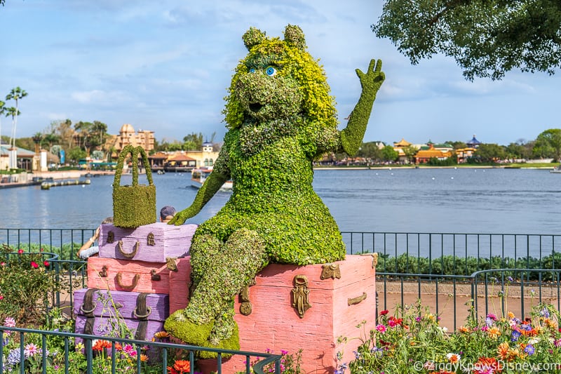 Miss Piggy Topiary Epcot Flower and Garden Festival