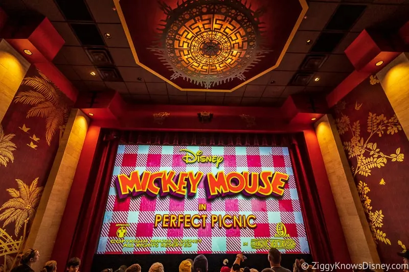 Theater room Mickey and Minnie's Runaway Railway
