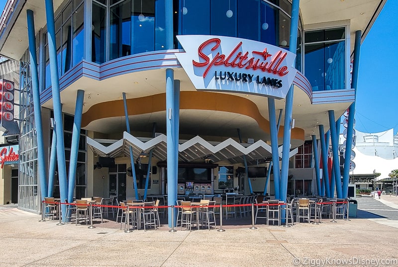 outside seating in Disney Springs