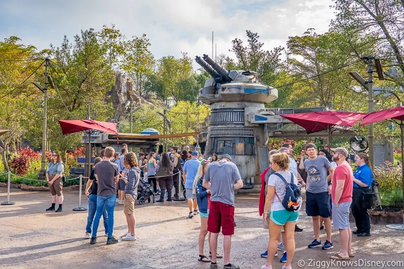 waiting in the Virtual Queue in Disney World