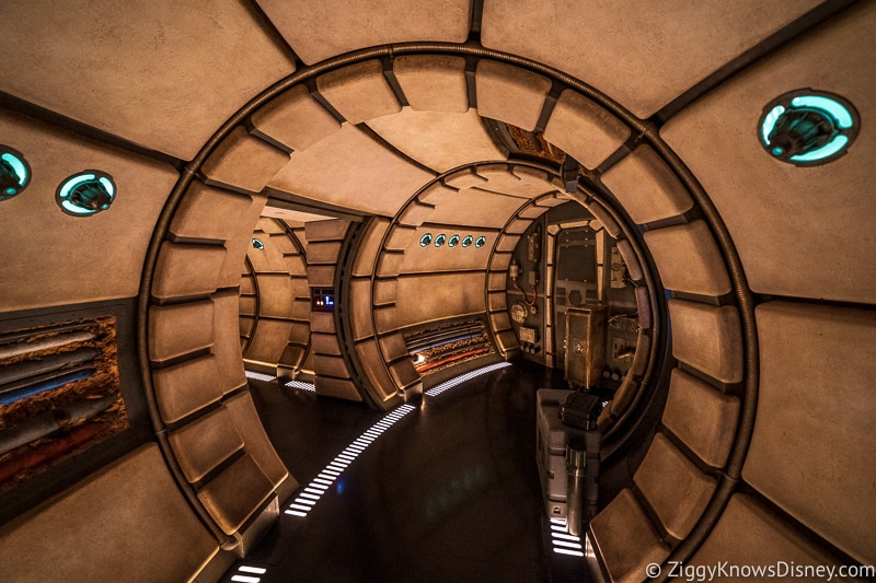 Millennium Falcon: Smugglers Run hallways