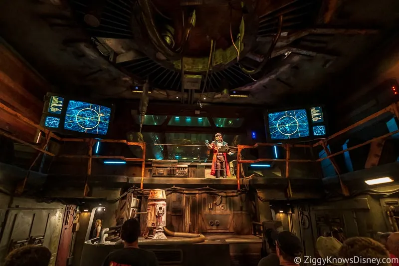 Smugglers Run pre-show room in Disney World