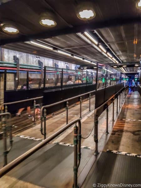 Flight of Passage dividers ride queue