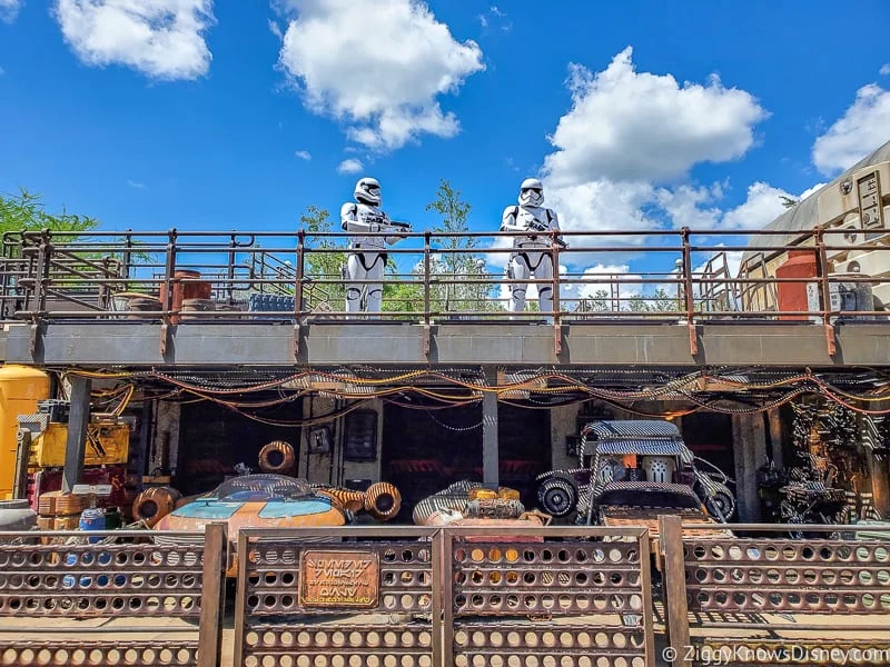 Stormtroopers on top of platform above speeders in Galaxy's Edge