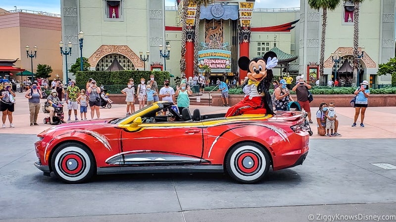 Mickey & Friends Motorcade Hollywood Studios in front of Chinese Theater